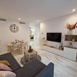 https://francisco-cano-apartment.es-andalucia.com